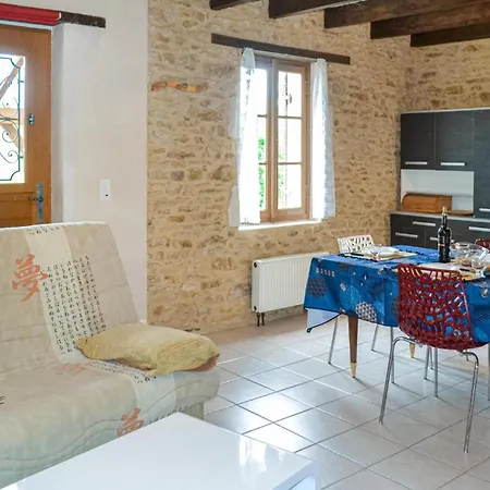 1 Bedroom Lovely In St Chamassy 펜션